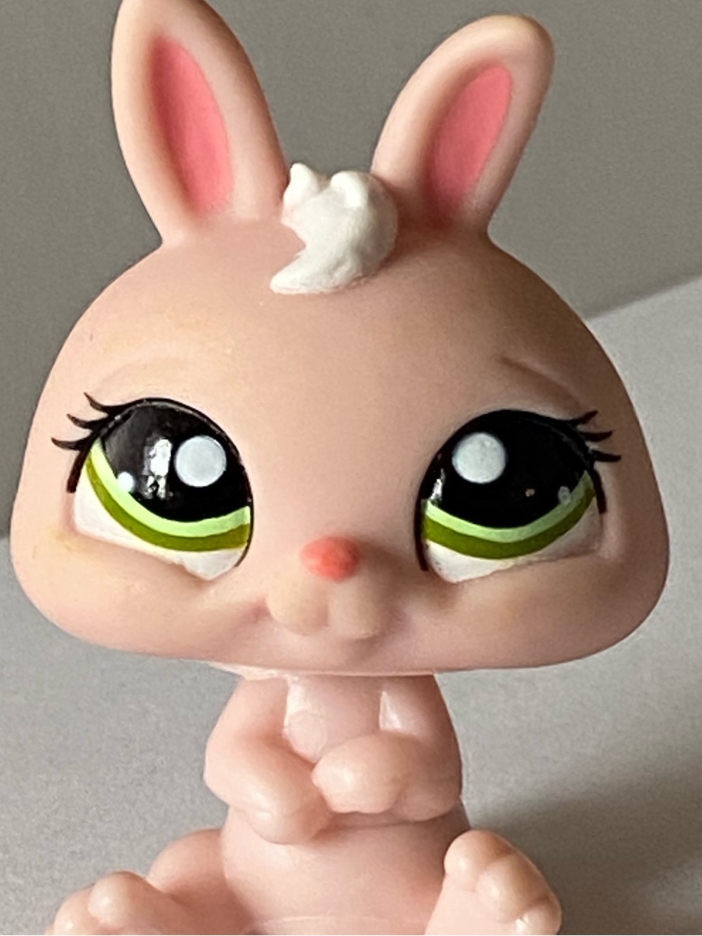 Littlest Pet Shop LPS Pink Bunny with Green Eyes Hasbro 2007